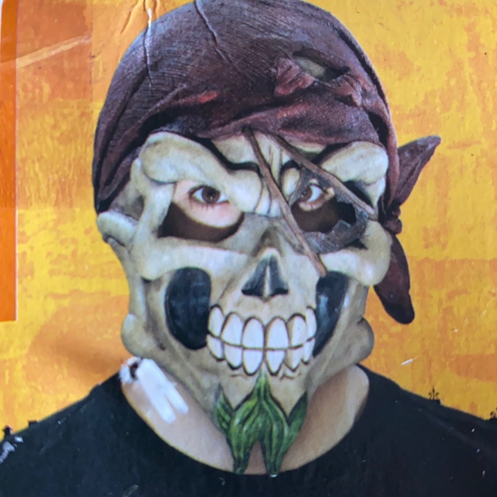 ✅🛍️ 4/$16 Shop Cap’n Jack New Mask